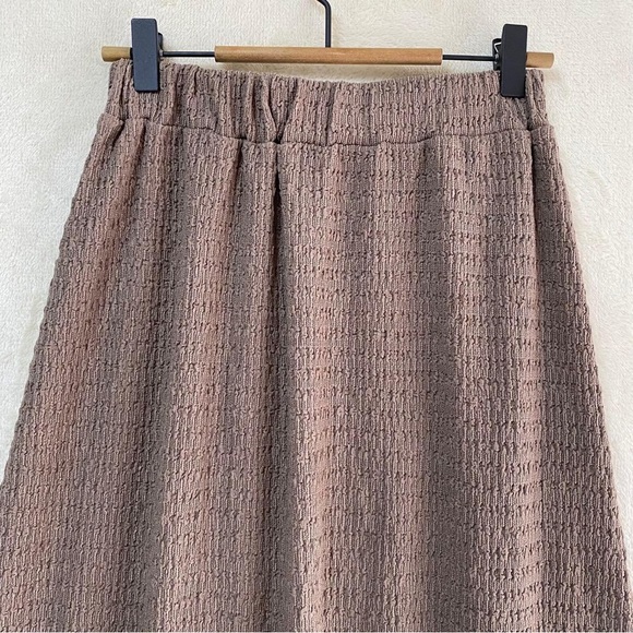 Chic Tan A-Line Skirt - Picture 4 of 4